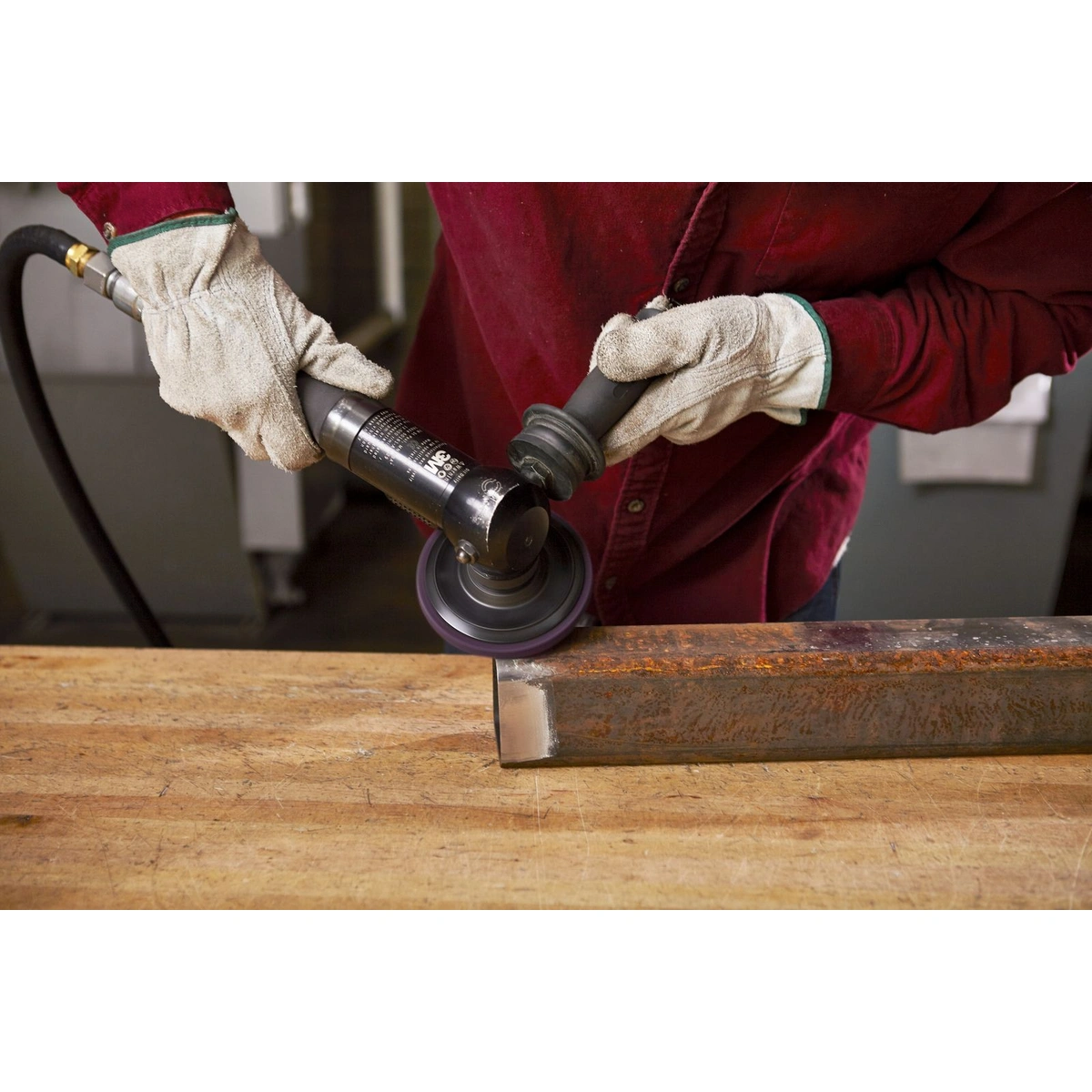 scotch-brite-clean-and-strip-xt-pro-scale-removal-4-application-image