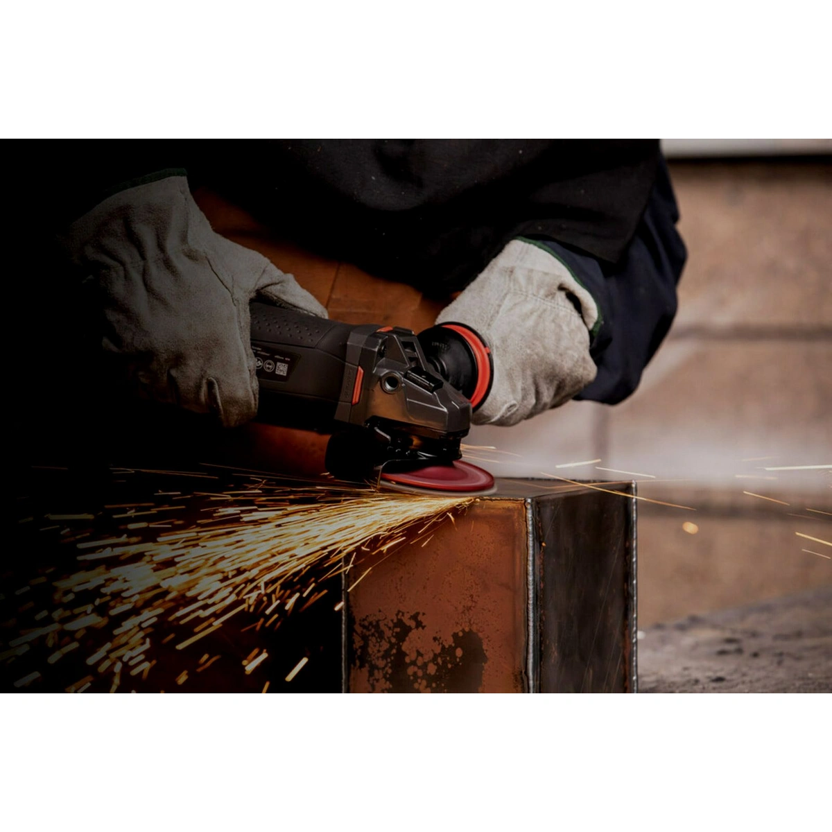 3m-cubitron-3-fibre-disc-1182c-weld-grinding-electric-application-image